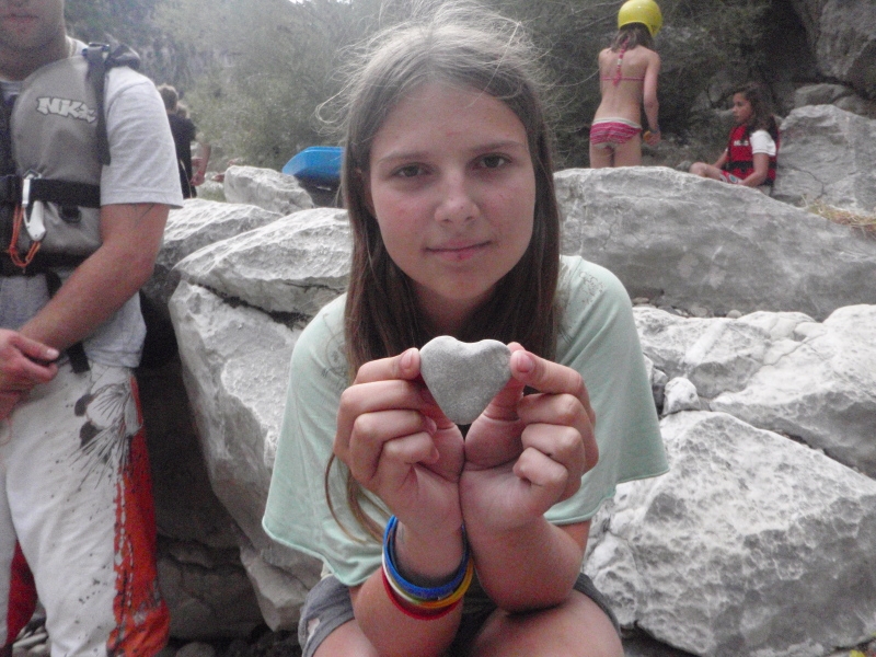 Village Camps International Summer Camp Ard&egrave;che, France 2019-07-26 https://www.villagecamps.com/journals_admin/images/76-35-Vikas heart rock.jpg